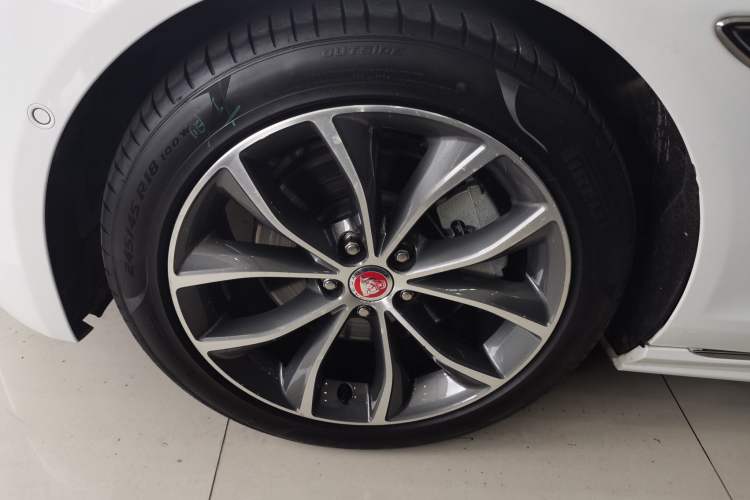 Used Jaguar XFL 2022 XFL 2.0T P250 Two-Wheel-Drive Elite Sport Edition Left Front Wheel Hub