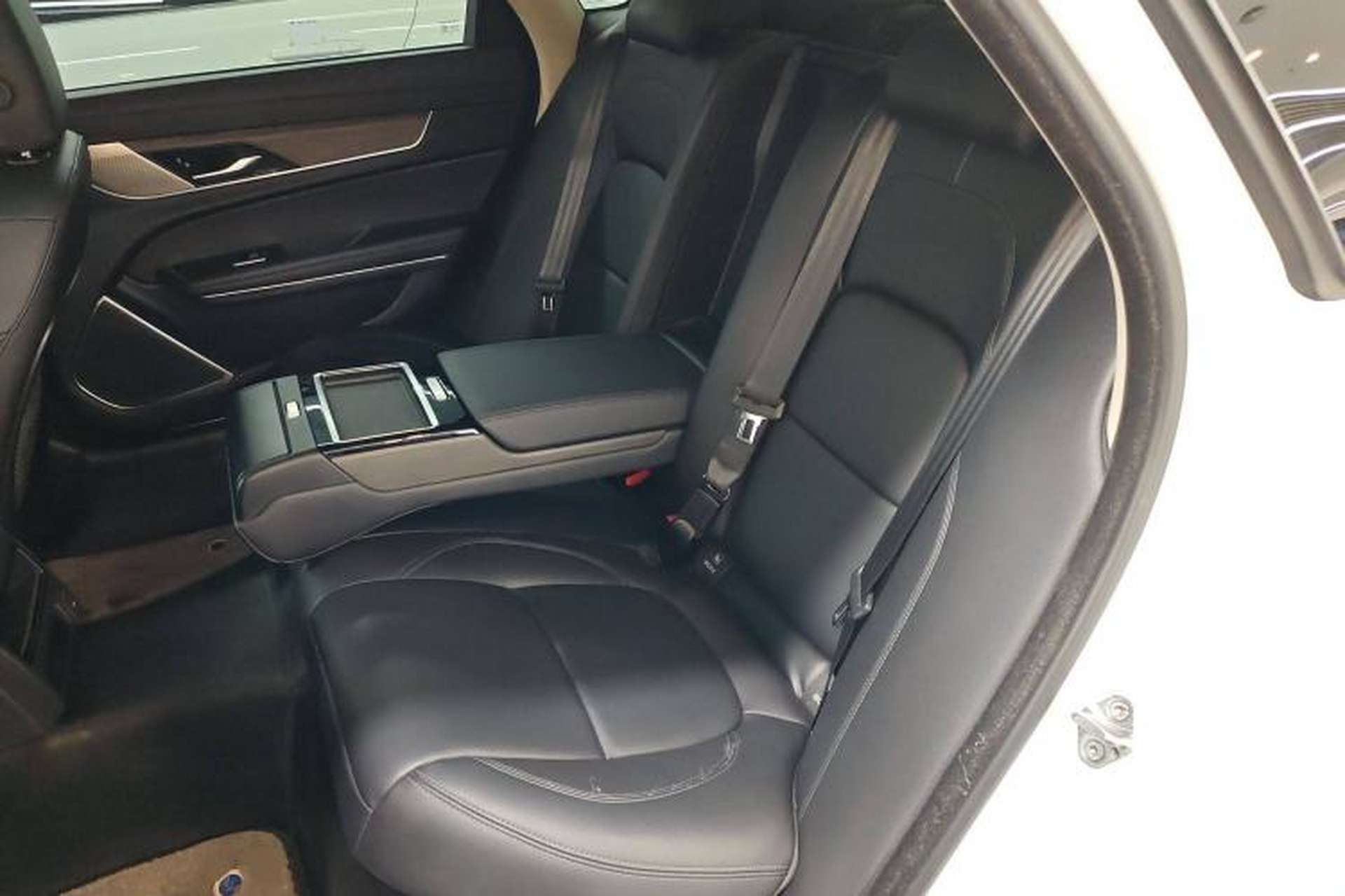 Used Jaguar XFL 2022 XFL 2.0T P200 Two-Wheel-Drive Elite Luxury Edition Left Rear Seat