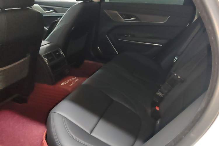 Used Jaguar XFL 2022 XFL 2.0T P200 Two-Wheel-Drive Elite Luxury Edition Left Rear Seat