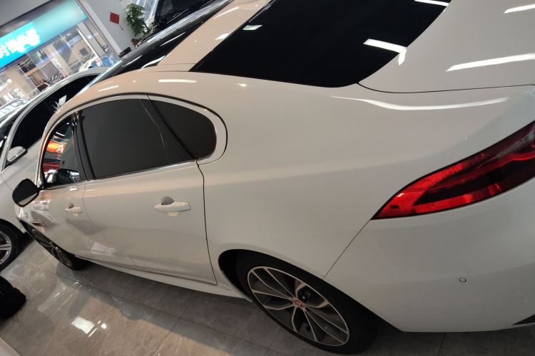 Used Jaguar XFL 2022 XFL 2.0T P250 Two-Wheel-Drive Elite Sport Edition Left Side