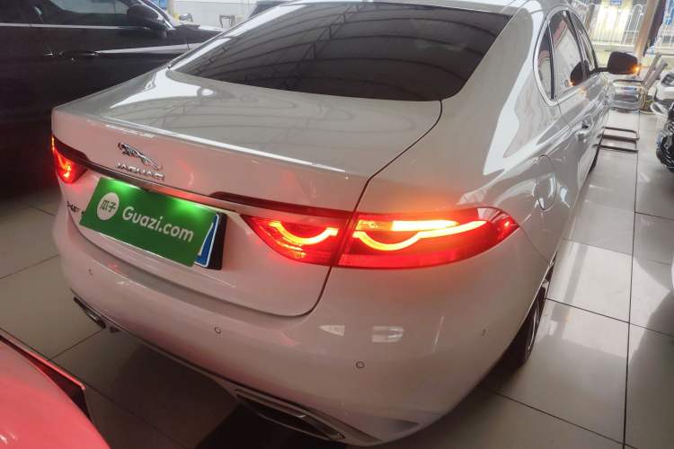 Used Jaguar XFL 2022 XFL 2.0T P200 Two-Wheel-Drive Elite Luxury Edition Rear Right 45 Deg