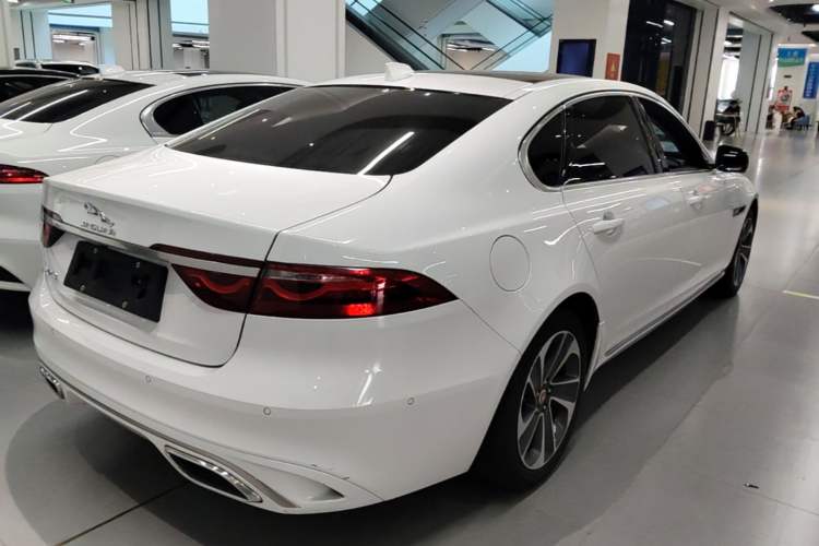 Used Jaguar XFL 2022 XFL 2.0T P200 Two-Wheel-Drive Elite Luxury Edition Rear Right 45 Deg
