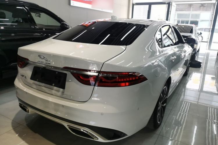 Used Jaguar XFL 2022 XFL 2.0T P250 Two-Wheel-Drive Elite Sport Edition Rear Right 45 Deg