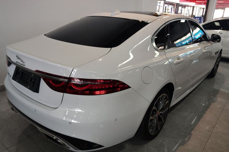 Used Jaguar XFL 2022 XFL 2.0T P250 Two-Wheel-Drive Elite Sport Edition Rear Right 45 Deg