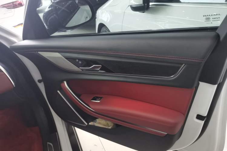 Used Jaguar XFL 2022 XFL 2.0T P250 Two-Wheel-Drive Elite Sport Edition Right Front Door Interior