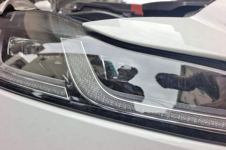 Used Jaguar XFL 2022 XFL 2.0T P250 Two-Wheel-Drive Elite Sport Edition Right Front Headlight
