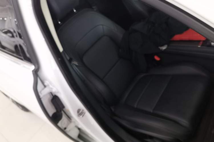 Used Jaguar XFL 2022 XFL 2.0T P200 Two-Wheel-Drive Elite Luxury Edition Right Front Seat