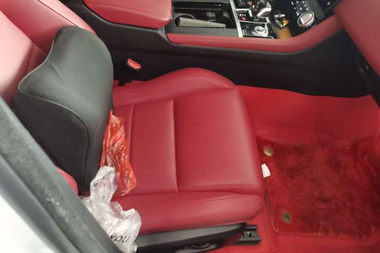 Used Jaguar XFL 2022 XFL 2.0T P250 Two-Wheel-Drive Elite Sport Edition Right Front Seat