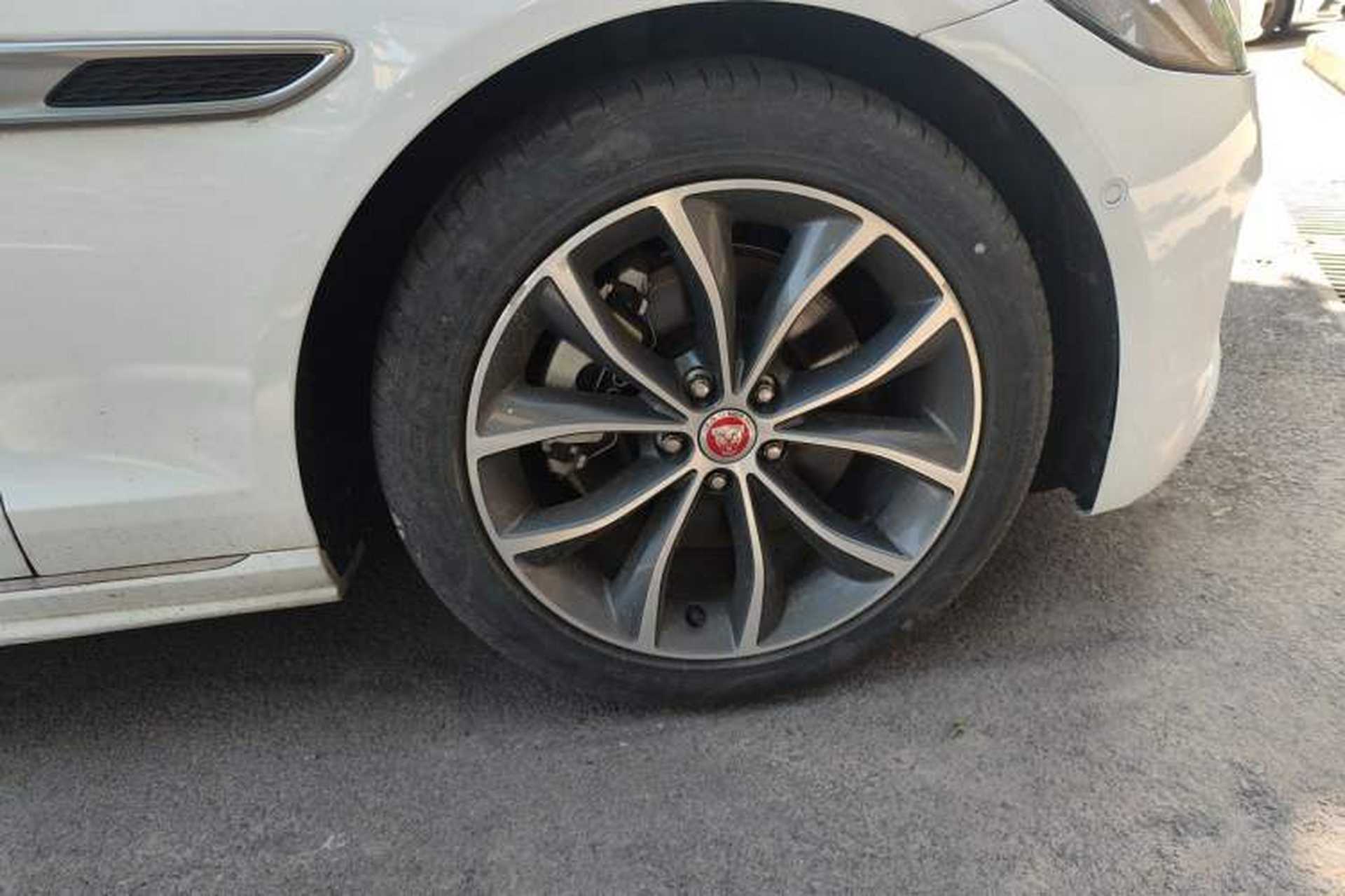 Used Jaguar XFL 2022 XFL 2.0T P250 Two-Wheel-Drive Elite Sport Edition Right Front Wheel Hub