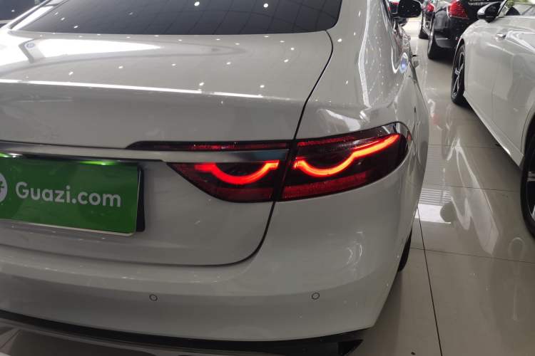 Used Jaguar XFL 2022 XFL 2.0T P250 Two-Wheel-Drive Elite Sport Edition Right Rear Taillight