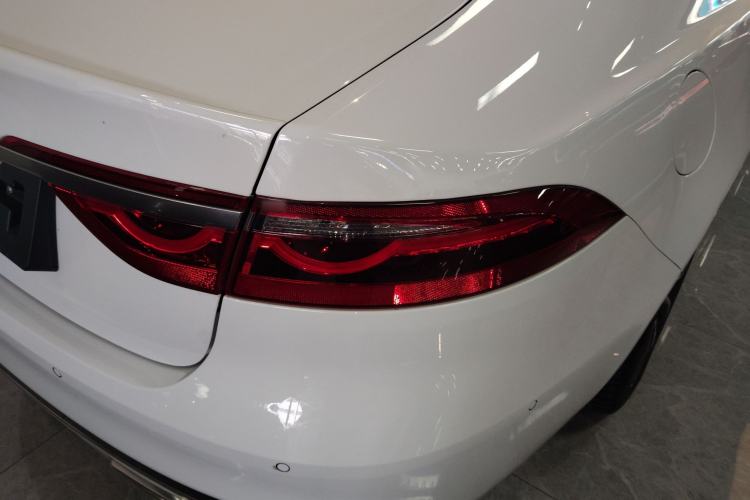 Used Jaguar XFL 2022 XFL 2.0T P250 Two-Wheel-Drive Elite Sport Edition Right Rear Taillight