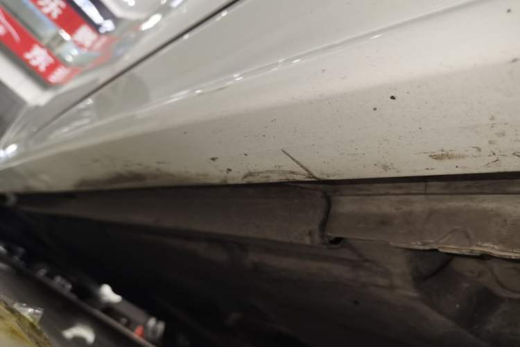 Used Jaguar XFL 2022 XFL 2.0T P250 Two-Wheel-Drive Elite Sport Edition Right Side Sill