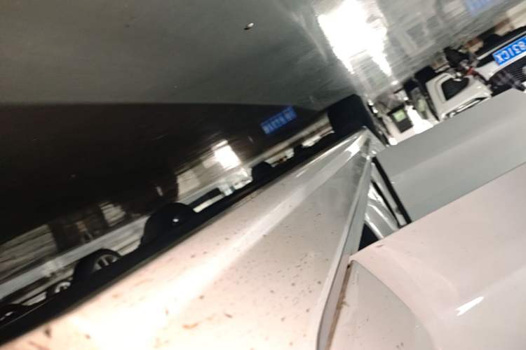 Used Jaguar XFL 2022 XFL 2.0T P250 Two-Wheel-Drive Elite Sport Edition Right Side Sill