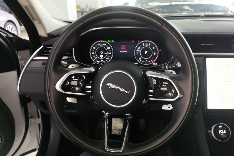 Used Jaguar XFL 2022 XFL 2.0T P200 Two-Wheel-Drive Elite Luxury Edition Steering Wheel