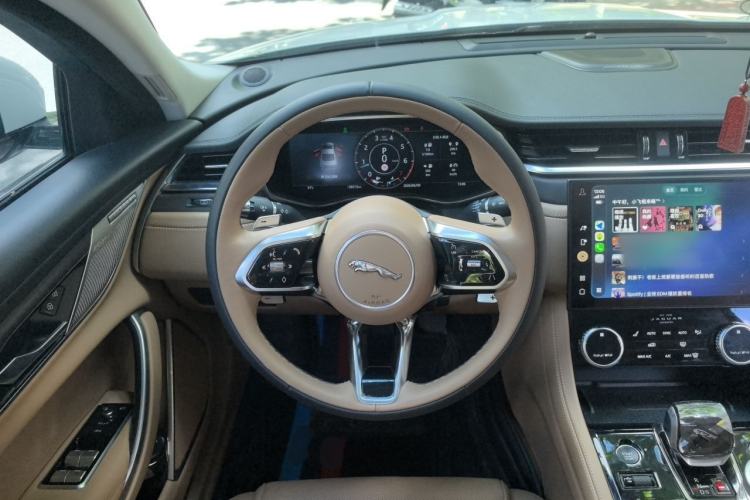 Used Jaguar XFL 2022 XFL 2.0T P250 Two-Wheel-Drive Prestige Luxury Edition Steering Wheel