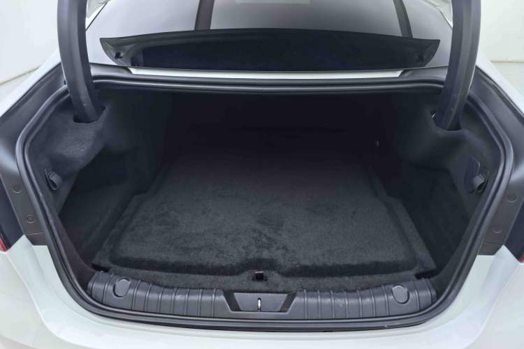 Used Jaguar XFL 2022 XFL 2.0T P250 Two-Wheel-Drive Elite Sport Edition Trunk