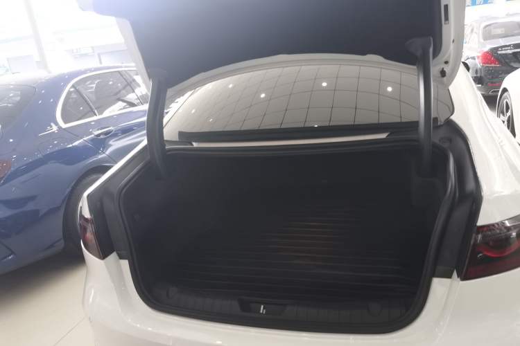 Used Jaguar XFL 2022 XFL 2.0T P250 Two-Wheel-Drive Elite Sport Edition Trunk