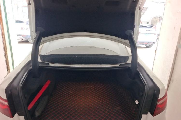Used Jaguar XFL 2022 XFL 2.0T P250 Two-Wheel-Drive Elite Sport Edition Trunk