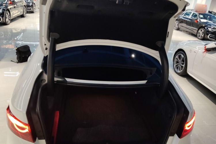 Used Jaguar XFL 2022 XFL 2.0T P250 Two-Wheel-Drive Elite Sport Edition Trunk