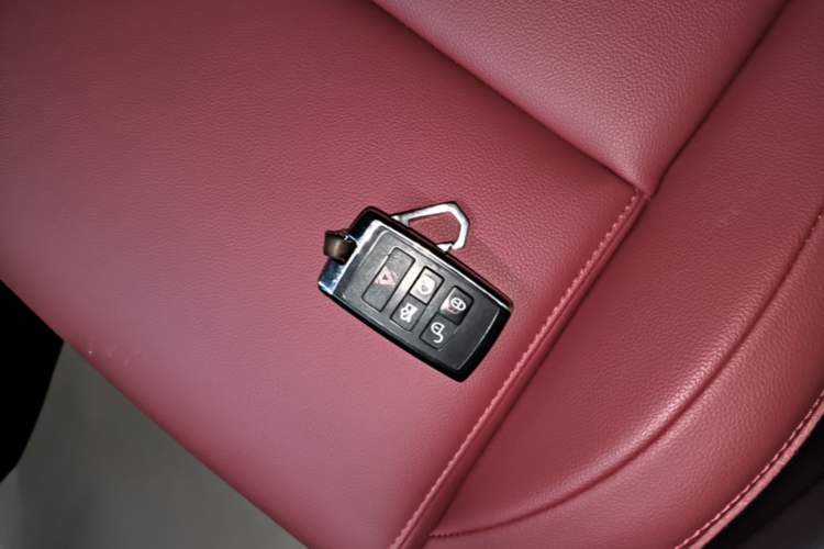 Used Jaguar XFL 2022 XFL 2.0T P250 Two-Wheel-Drive Elite Sport Edition Vehicle Key