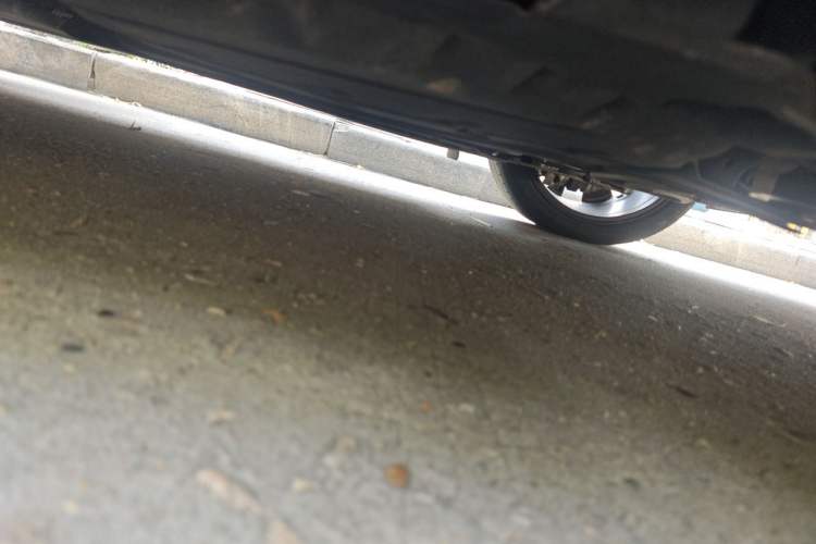 Used Jaguar XFL 2023 XFL 2.0T P250 Two-Wheel-Drive Prestige Luxury Gold Edition Chassis Rear Left