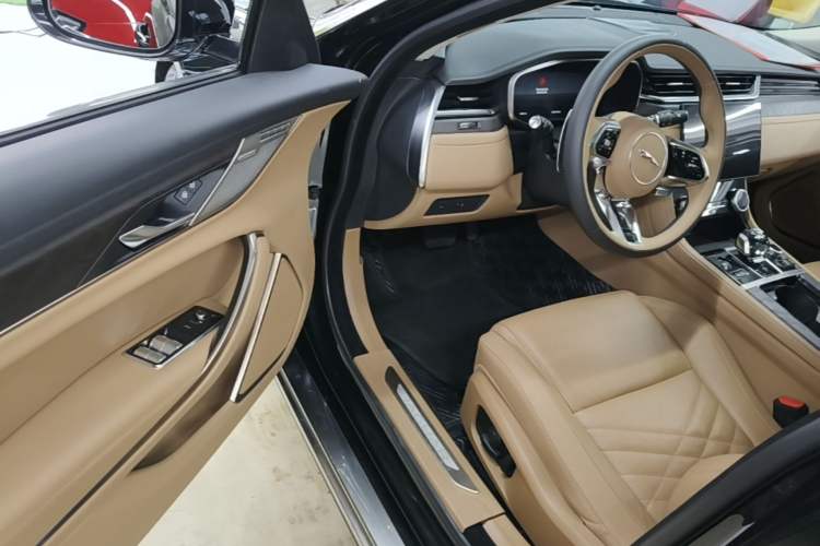 Used Jaguar XFL 2023 XFL 2.0T P250 Two-Wheel-Drive Luxury Deluxe Edition Driver Seat