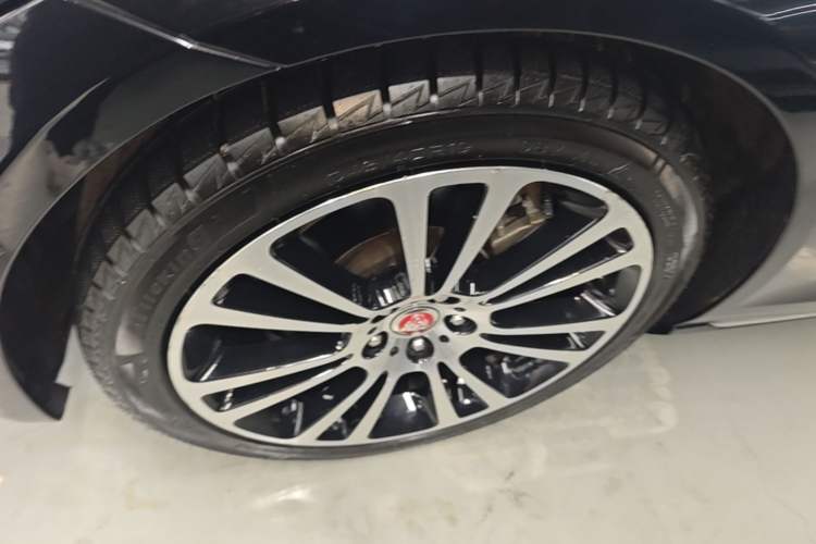 Used Jaguar XFL 2023 XFL 2.0T P250 Two-Wheel-Drive Luxury Deluxe Edition Exterior 4
