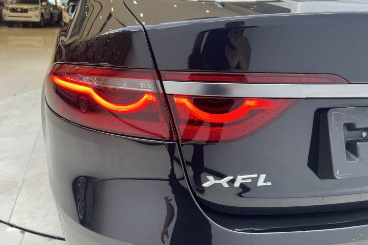 Used Jaguar XFL 2023 XFL 2.0T P250 Two-Wheel-Drive Luxury Deluxe Edition Exterior 7