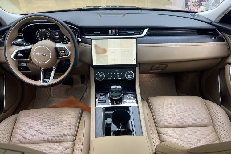 Used Jaguar XFL 2023 XFL 2.0T P250 Two-Wheel-Drive Luxury Deluxe Edition Interior 1