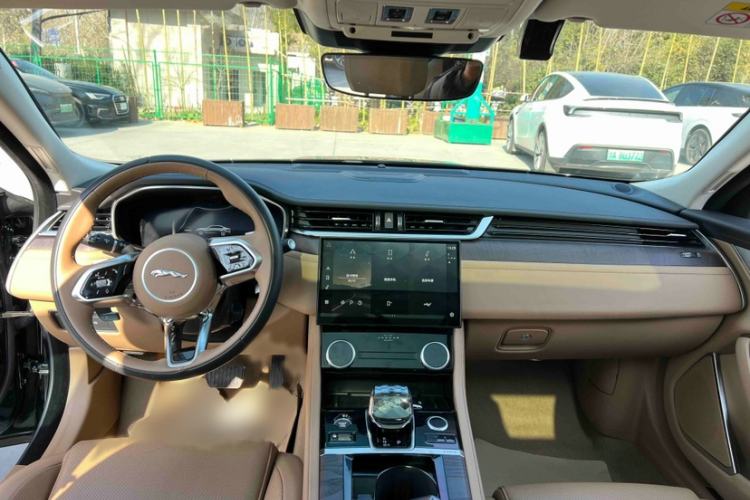 Used Jaguar XFL 2023 XFL 2.0T P250 Two-Wheel-Drive Luxury Deluxe Edition Interior 1