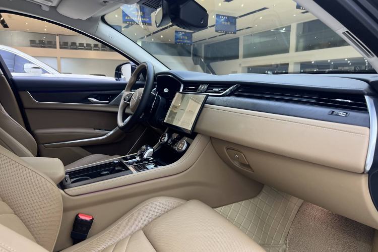 Used Jaguar XFL 2023 XFL 2.0T P250 Two-Wheel-Drive Luxury Deluxe Edition Interior 9