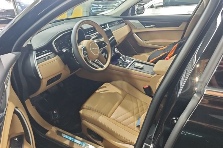 Used Jaguar XFL 2023 XFL 2.0T P250 Two-Wheel-Drive Luxury Deluxe Edition Left Front Seat