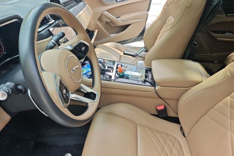 Used Jaguar XFL 2023 XFL 2.0T P250 Two-Wheel-Drive Prestige Luxury Gold Edition Left Front Seat