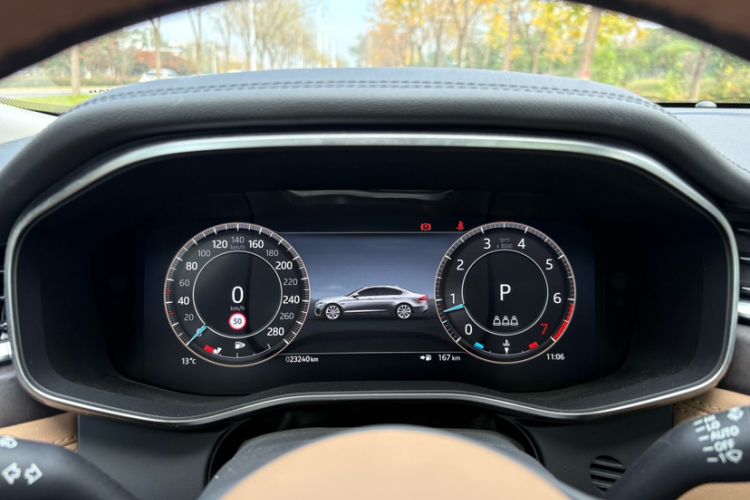 Used Jaguar XFL 2023 XFL 2.0T P250 Two-Wheel-Drive Luxury Deluxe Edition Odometer Close Up