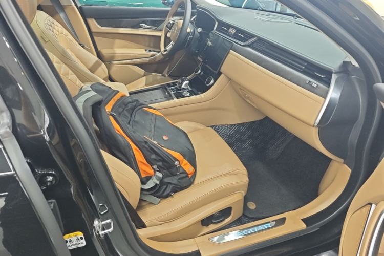 Used Jaguar XFL 2023 XFL 2.0T P250 Two-Wheel-Drive Luxury Deluxe Edition Right Front Seat