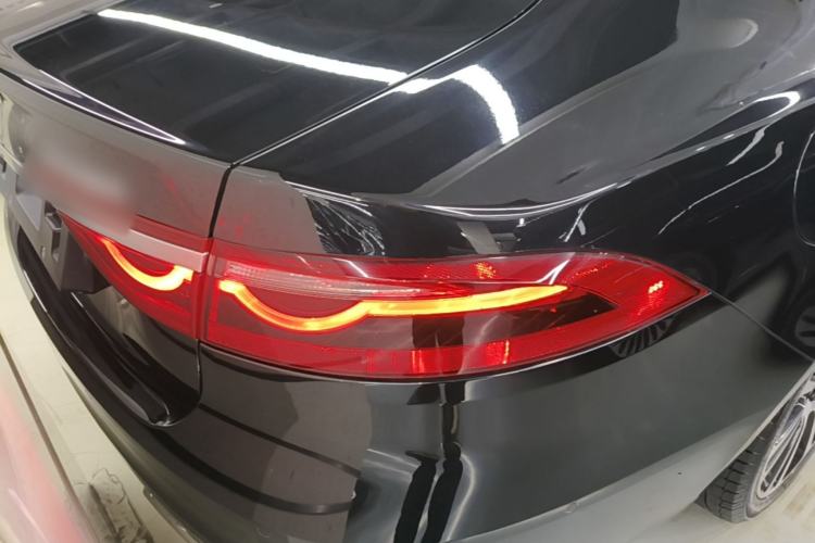 Used Jaguar XFL 2023 XFL 2.0T P250 Two-Wheel-Drive Luxury Deluxe Edition Right Rear Taillight