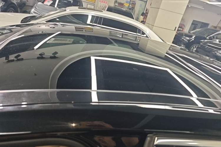 Used Jaguar XFL 2023 XFL 2.0T P250 Two-Wheel-Drive Luxury Deluxe Edition Roof