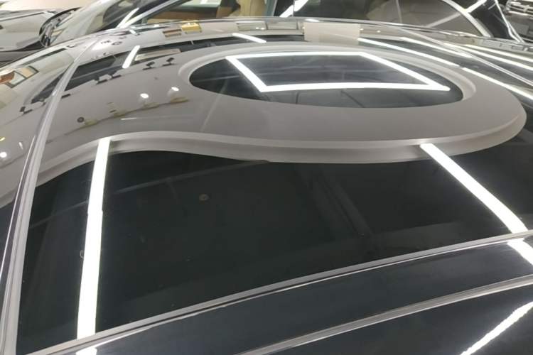 Used Jaguar XFL 2023 XFL 2.0T P250 Two-Wheel-Drive Luxury Deluxe Edition Roof