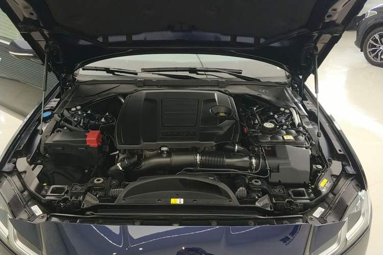 Used Jaguar XFL 2023 XFL 2.0T P250 Two-Wheel-Drive Luxury Deluxe Edition Engine Bay