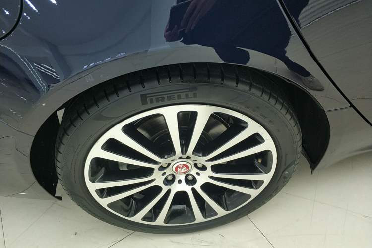 Used Jaguar XFL 2023 XFL 2.0T P250 Two-Wheel-Drive Luxury Deluxe Edition Exterior 5