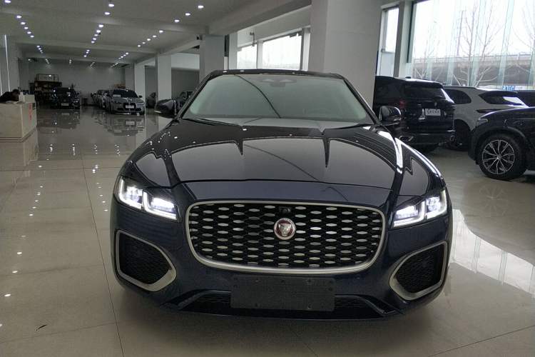 Used Jaguar XFL 2023 XFL 2.0T P250 Two-Wheel-Drive Luxury Deluxe Edition Front