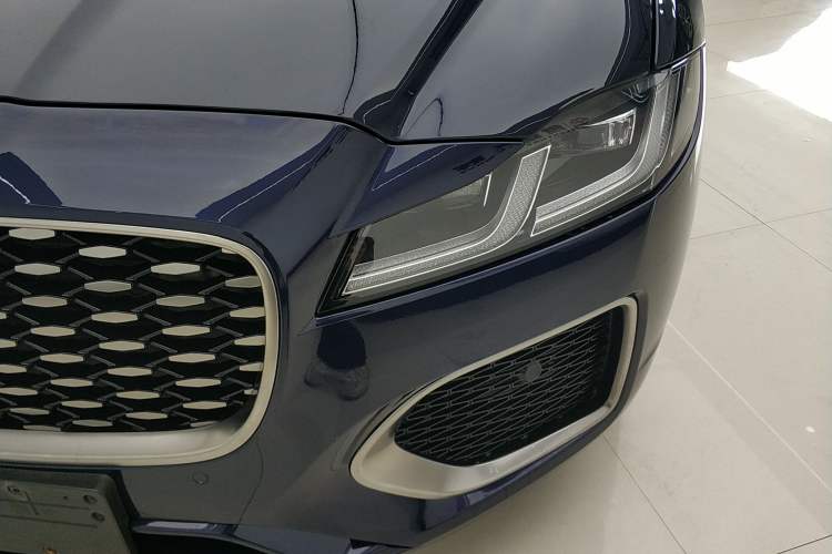Used Jaguar XFL 2023 XFL 2.0T P250 Two-Wheel-Drive Luxury Deluxe Edition Left Front Headlight