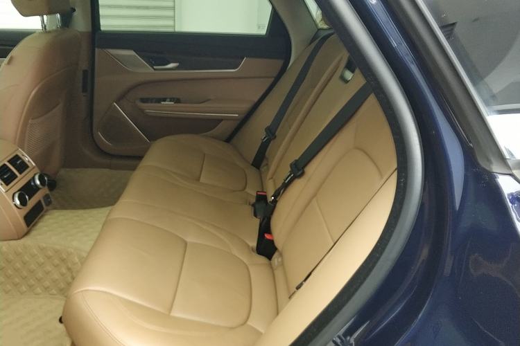 Used Jaguar XFL 2023 XFL 2.0T P250 Two-Wheel-Drive Luxury Deluxe Edition Left Rear Seat