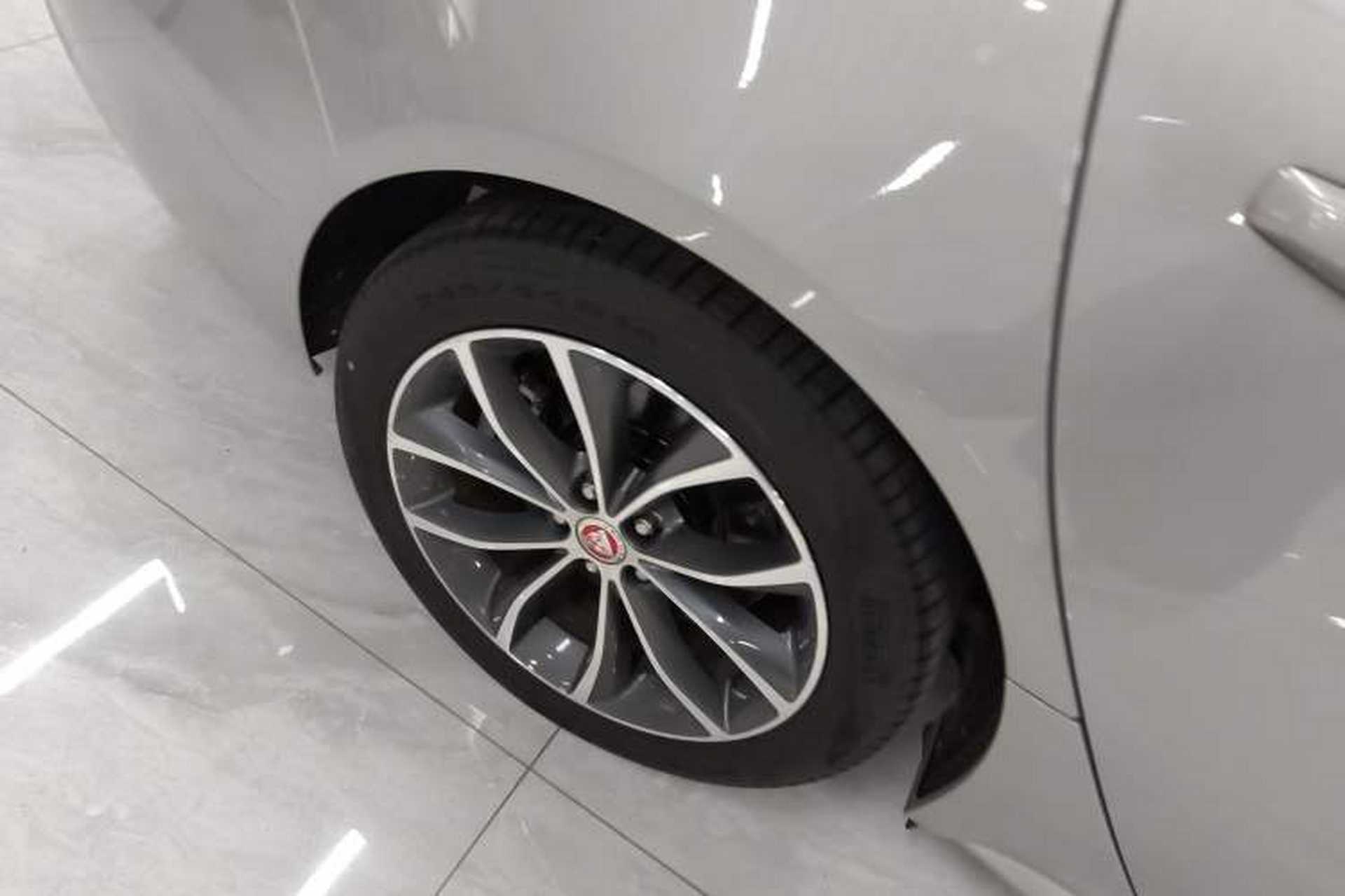 Used Jaguar XFL 2023 XFL 2.0T P250 Two-Wheel-Drive Elite Sport Edition Exterior 5
