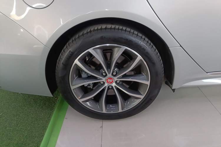 Used Jaguar XFL 2023 XFL 2.0T P250 Two-Wheel-Drive Elite Sport Edition Exterior 8