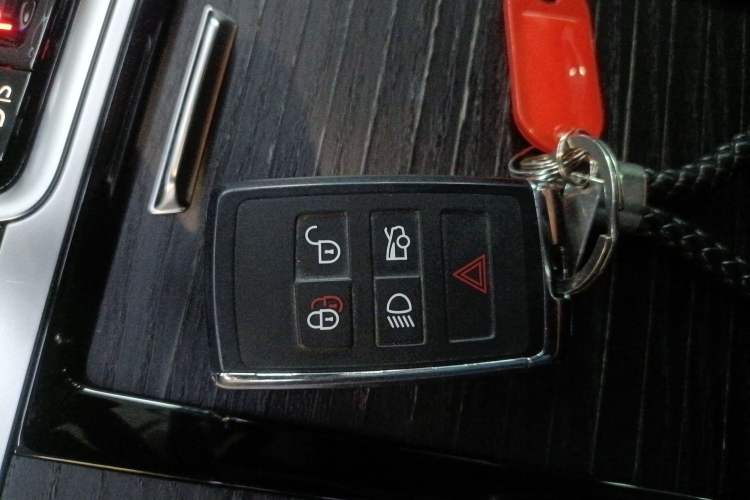Used Jaguar XFL 2023 XFL 2.0T P250 Two-Wheel-Drive Elite Sport Edition Interior 1