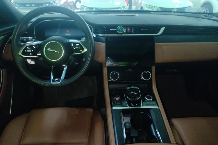 Used Jaguar XFL 2023 XFL 2.0T P250 Two-Wheel-Drive Elite Sport Edition Interior 2