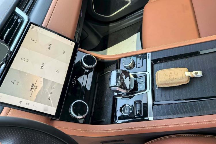 Used Jaguar XFL 2023 XFL 2.0T P250 Two-Wheel-Drive Elite Sport Edition Interior 2