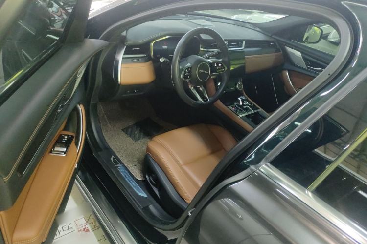 Used Jaguar XFL 2023 XFL 2.0T P250 Two-Wheel-Drive Elite Sport Edition Interior 3