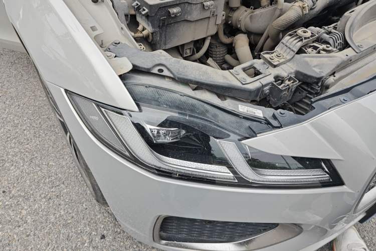 Used Jaguar XFL 2023 XFL 2.0T P250 Two-Wheel-Drive Luxury Deluxe Edition Right Front Headlight